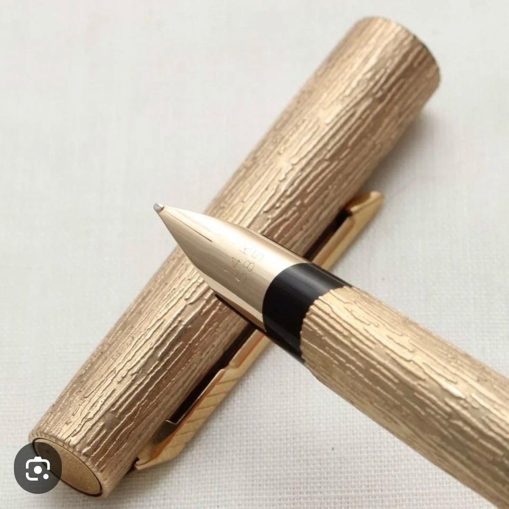 Vintage Parker 105 Rolled Gold Bark Effect Fountain Pen with 14k Gold Nib